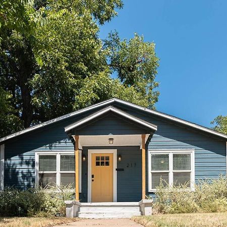 Escape To A Restored 1920S East Waco Bungalow Kültér fotó
